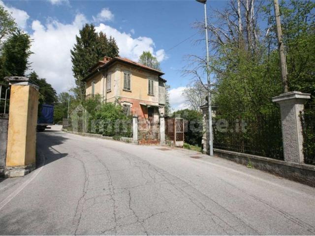 Case e ville in vendita di 303 m²
