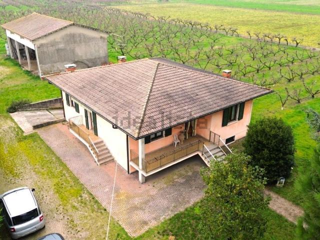 Case e ville in vendita di 303 m²