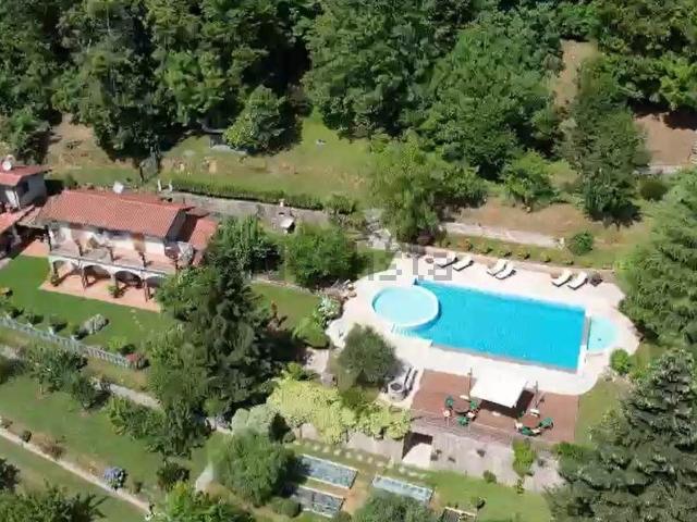 Case e ville in vendita di 303 m² in Via Canaldoro