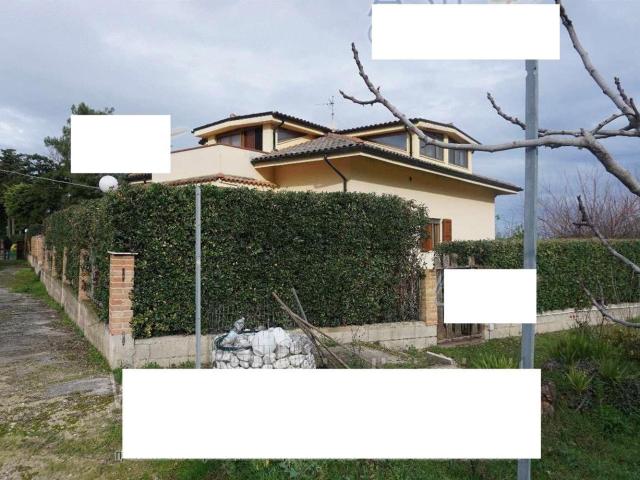 Case e ville in vendita di 303 m² in Via del Tesoro, 29