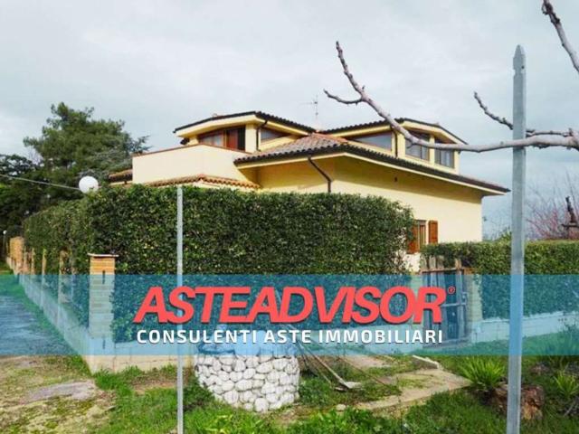 Case e ville in vendita di 303 m² in Via del Tesoro, 29