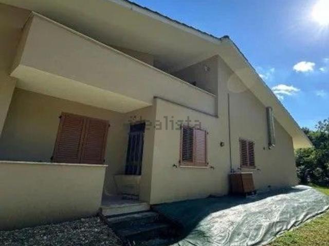 Case e ville in vendita di 303 m² in Via San Salvatore
