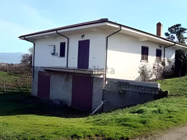 Case e ville in vendita di 304 m² in Contrada Cimino