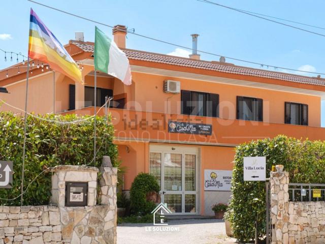 Case e ville in vendita di 304 m² in Strada Vicinale Cancello, 96