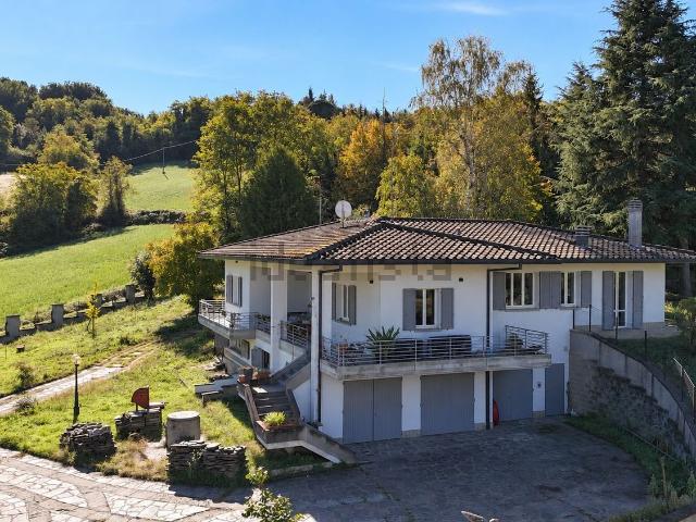 Case e ville in vendita di 305 m² in Via Giuseppe Mengoni