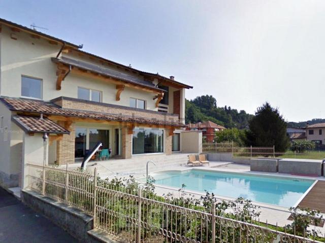 Case e ville in vendita di 305 m² in Via Fontana del Frate, 30