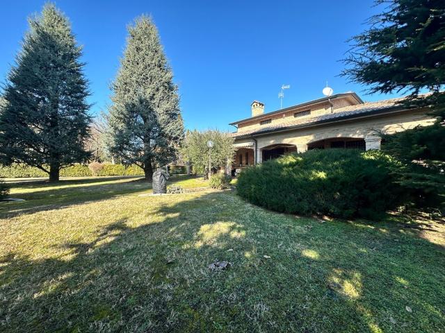 Case e ville in vendita di 305 m² in Via San Zeno