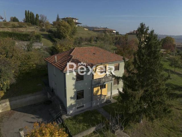 Case e ville in vendita di 305 m² in Via Roma, 16