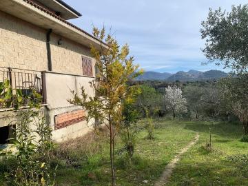 Case e ville in vendita di 305 m² in Via Tevere, 15