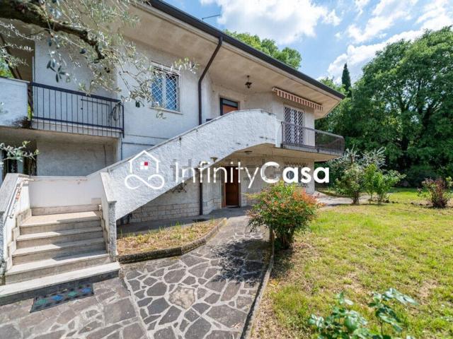 Case e ville in vendita di 305 m² in Vicolo Bernini