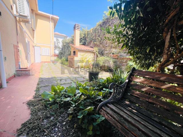 Case e ville in vendita di 306 m²