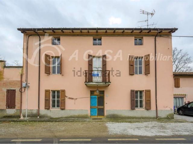 Case e ville in vendita di 306 m² in Via E.Scaccaglia, 15