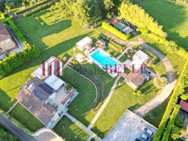 Case e ville in vendita di 307 m² in Via Gattarella, 55041