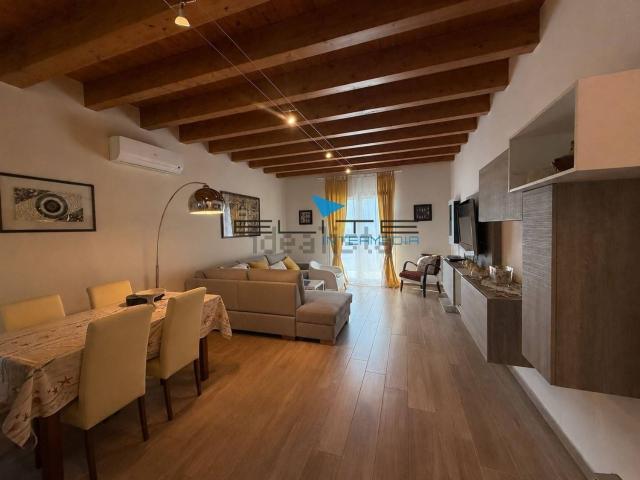 Case e ville in vendita di 307 m² in Via dei Peligni, 72