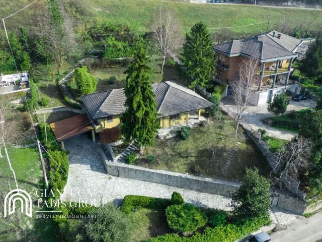 Case e ville in vendita di 307 m² in Via San Grato, 8