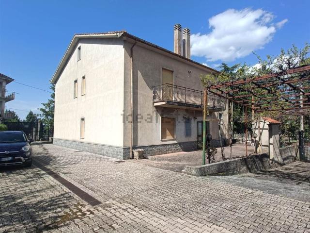 Case e ville in vendita di 308 m²