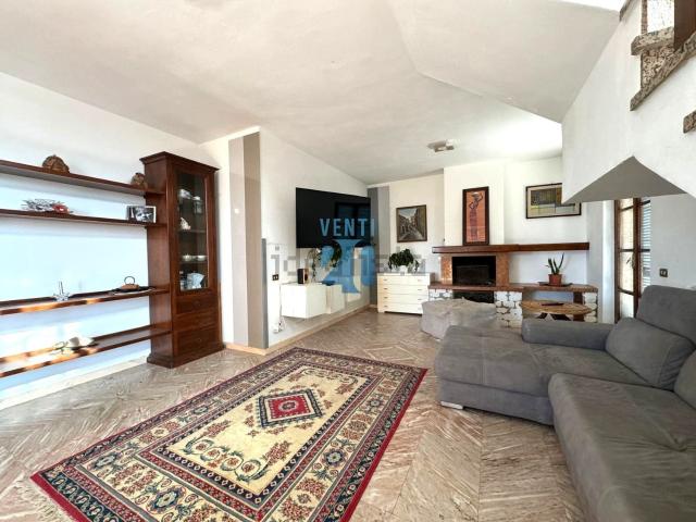 Case e ville in vendita di 308 m²