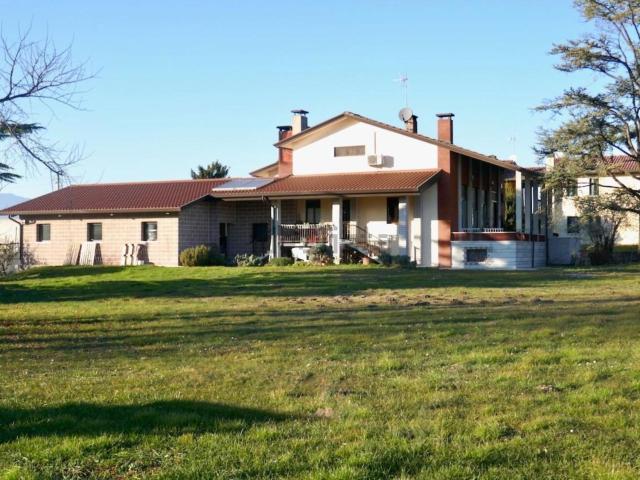 Case e ville in vendita di 309 m²