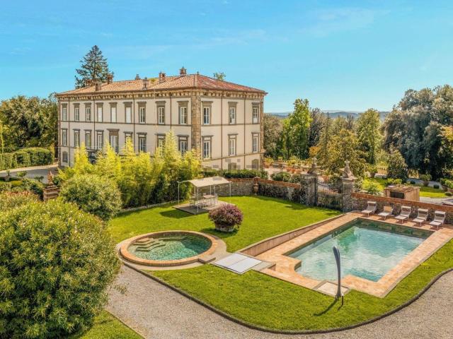 Case e ville in vendita di 3100 m² in Via di Piaggiori, 328