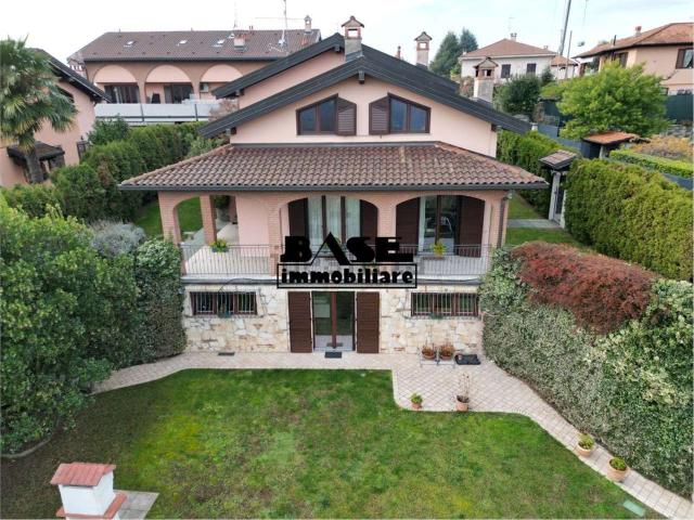Case e ville in vendita di 310 m²