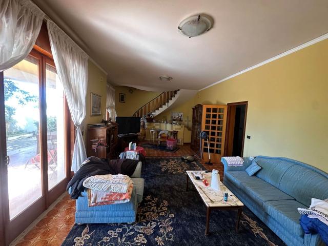 Case e ville in vendita di 310 m²