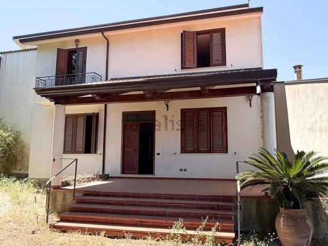 Case e ville in vendita di 310 m²