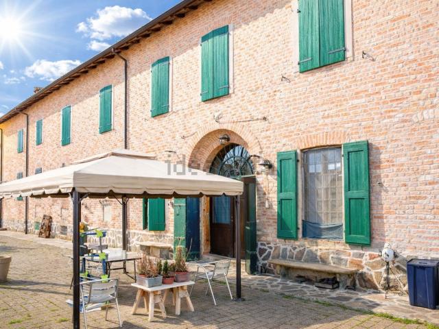 Case e ville in vendita di 310 m²