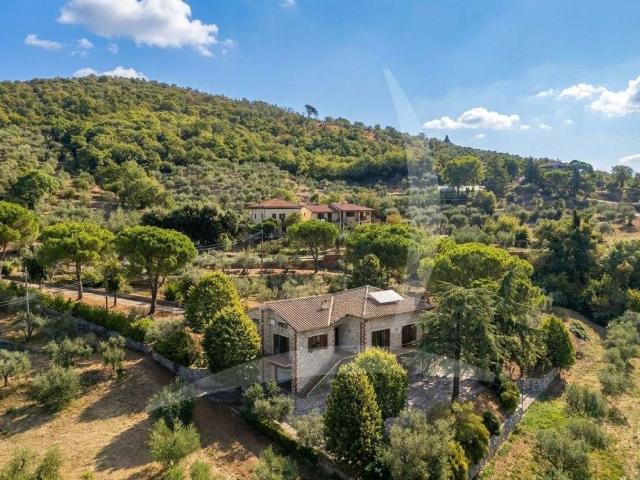 Case e ville in vendita di 310 m²