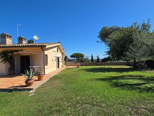 Case e ville in vendita di 310 m²