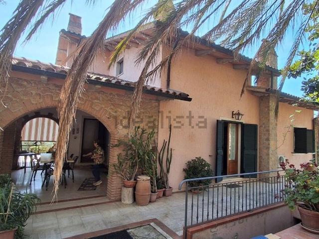 Case e ville in vendita di 310 m²