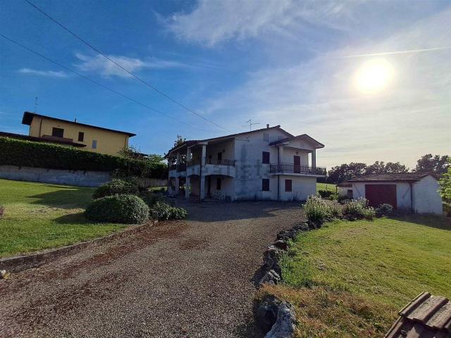 Case e ville in vendita di 310 m²