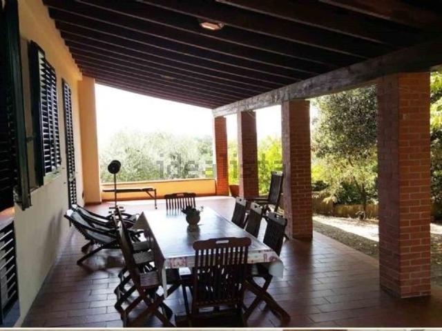 Case e ville in vendita di 310 m²