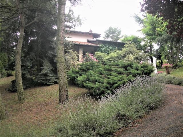 Case e ville in vendita di 310 m²