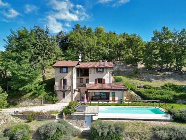 Case e ville in vendita di 310 m²