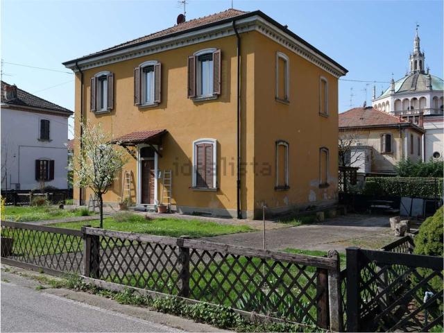 Case e ville in vendita di 310 m² in Via Cavour