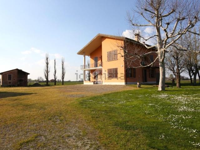 Case e ville in vendita di 310 m² in Via Giuseppe Garibaldi, 1