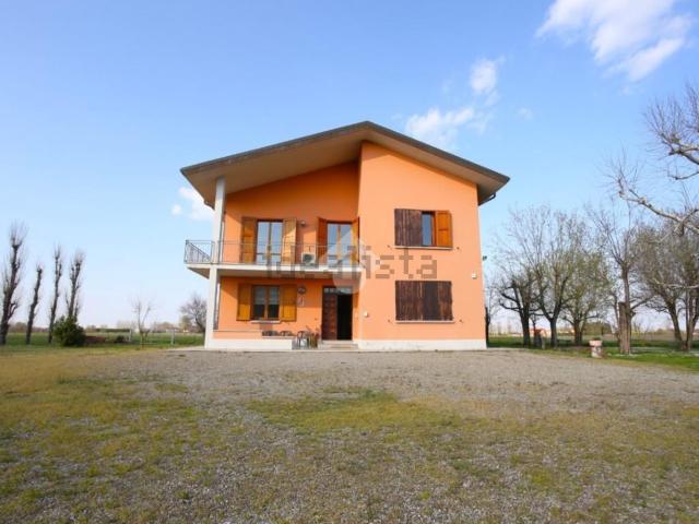 Case e ville in vendita di 310 m² in Via Giuseppe Garibaldi, 1