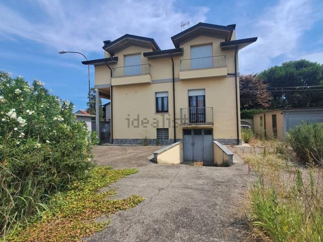 Case e ville in vendita di 310 m² in Via Don Gaetano Barbanti, 29