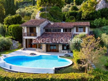 Case e ville in vendita di 310 m² in Via de la Oliva