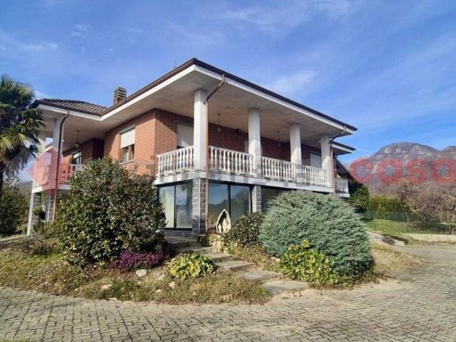 Case e ville in vendita di 310 m² in Via del Vallone, 9
