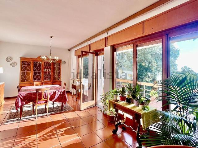 Case e ville in vendita di 310 m² in Via della Costa, 9
