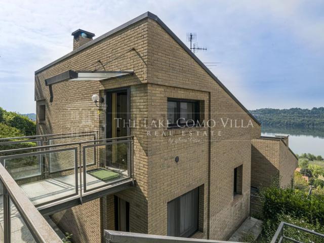 Case e ville in vendita di 310 m² in Via Lossetti Mandelli, 6