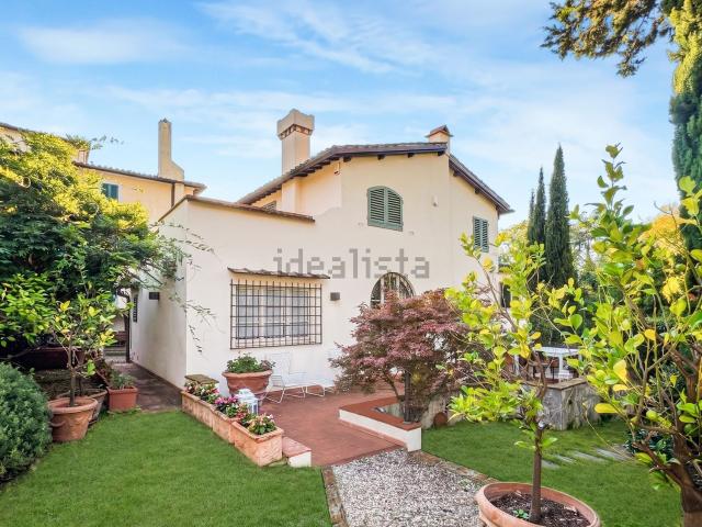 Case e ville in vendita di 310 m² in Via Poggio Gherardo