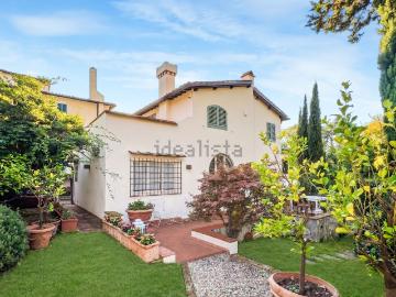 Case e ville in vendita di 310 m² in Via Poggio Gherardo