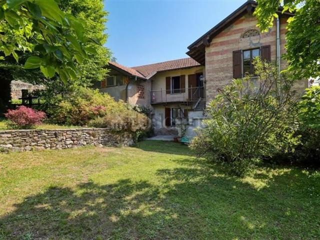 Case e ville in vendita di 310 m² in Via Rinascente