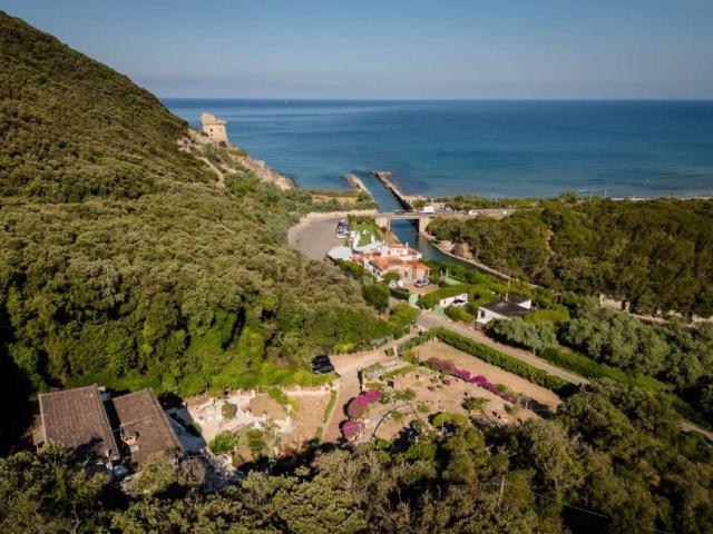 Case e ville in vendita di 310 m² in Via Torre Paola