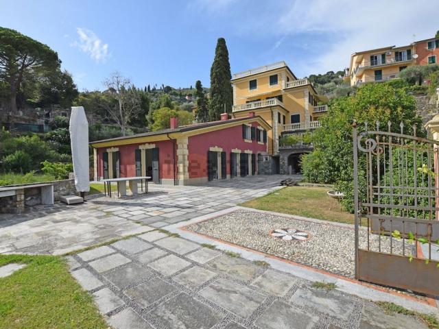 Case e ville in vendita di 310 m² in Viale la Torre