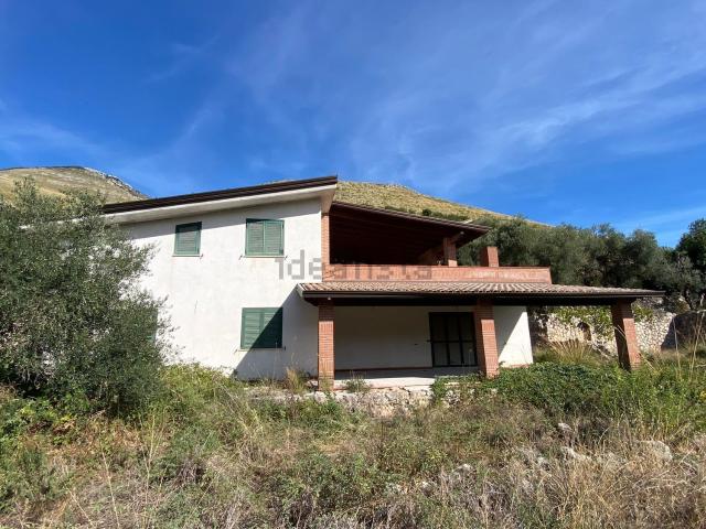 Case e ville in vendita di 310 m² in Contrada Sant&apos Orsola