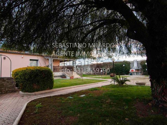 Case e ville in vendita di 310 m² in Corso del Mezzogiorno