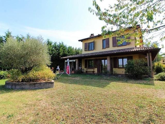 Case e ville in vendita di 310 m² in Località Bussandri